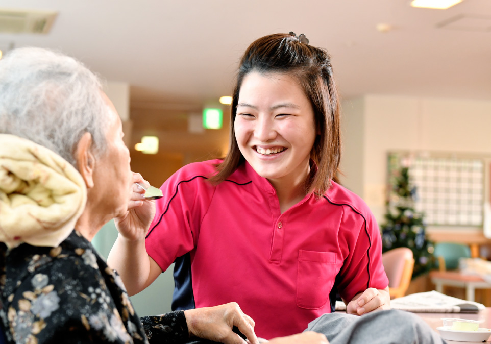 介護福祉士の女性と利用者様